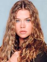 Denise Richards zum Fünften